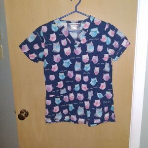 🎀White Cross Owl Nurse Scrub Top Size XS
